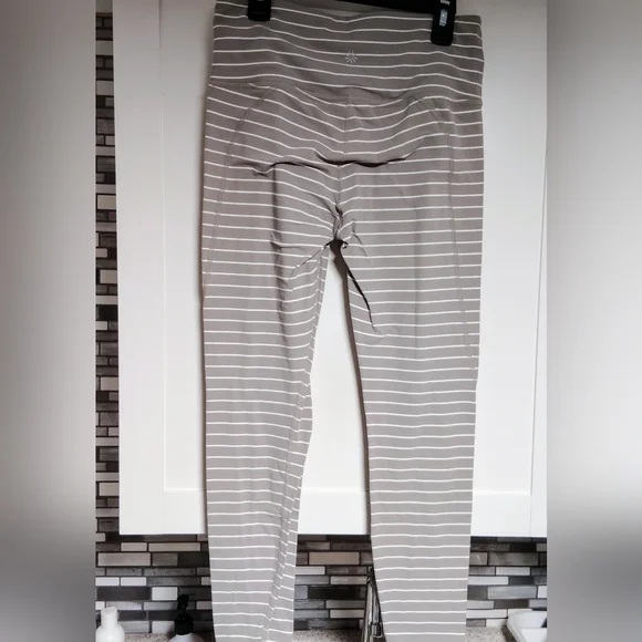 Athleta leggings - Picture 3 of 4